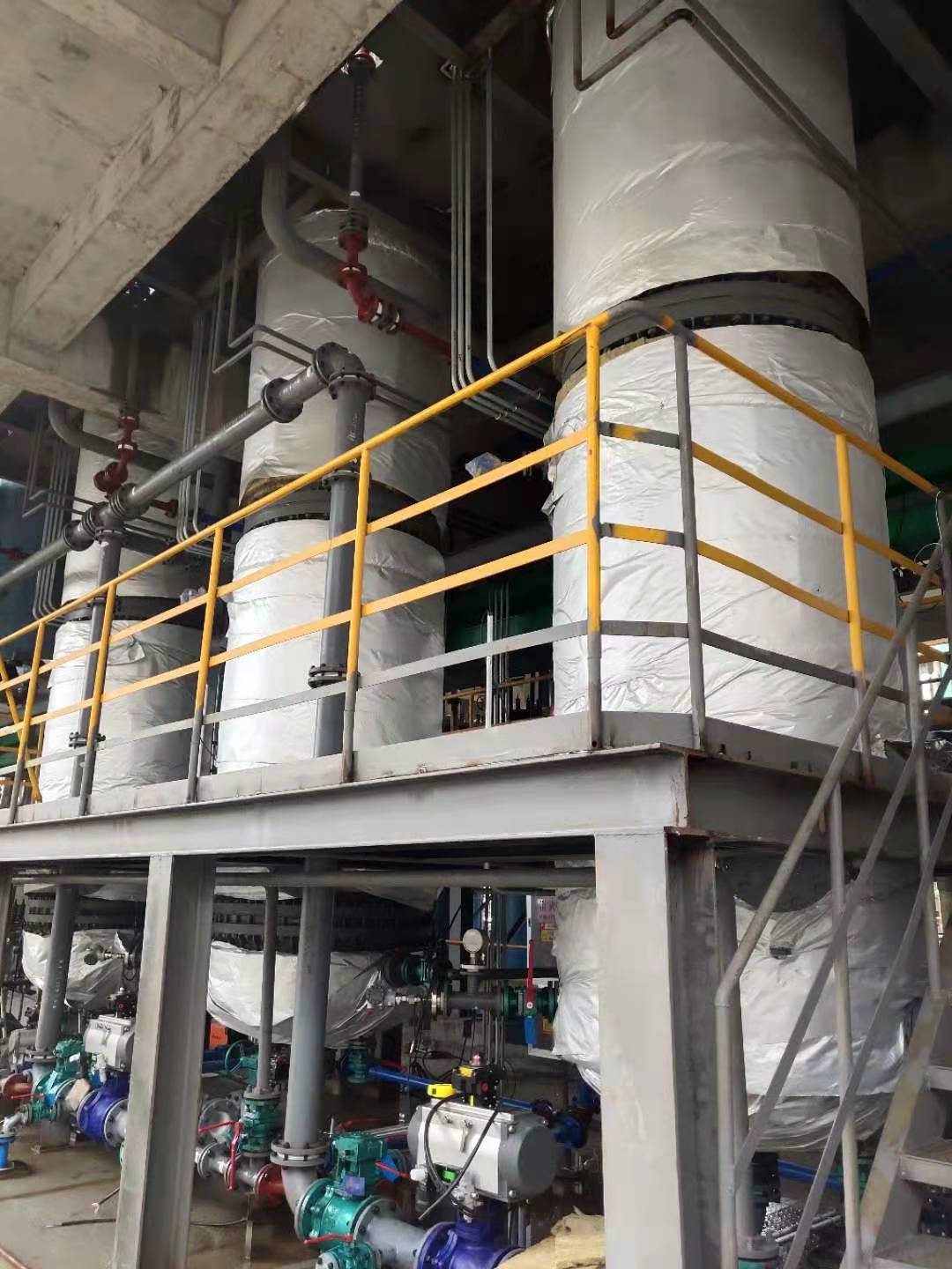 化工生产副产盐酸除甲苯装置